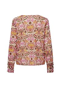 Blouse à manches longues avec un motif floral et damassé multicolore, en tissu léger, col rond et accents de boutons sur les manches.