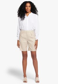 NYDJ Shorts - feather