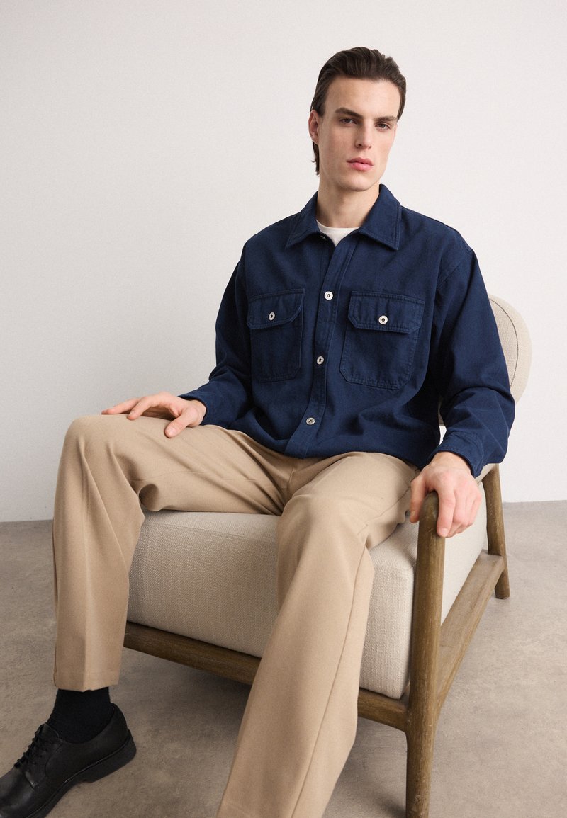 Mads Nørgaard SUNSET AUGUST WORK SHIRT - Vapaa-ajan kauluspaita - parisian night