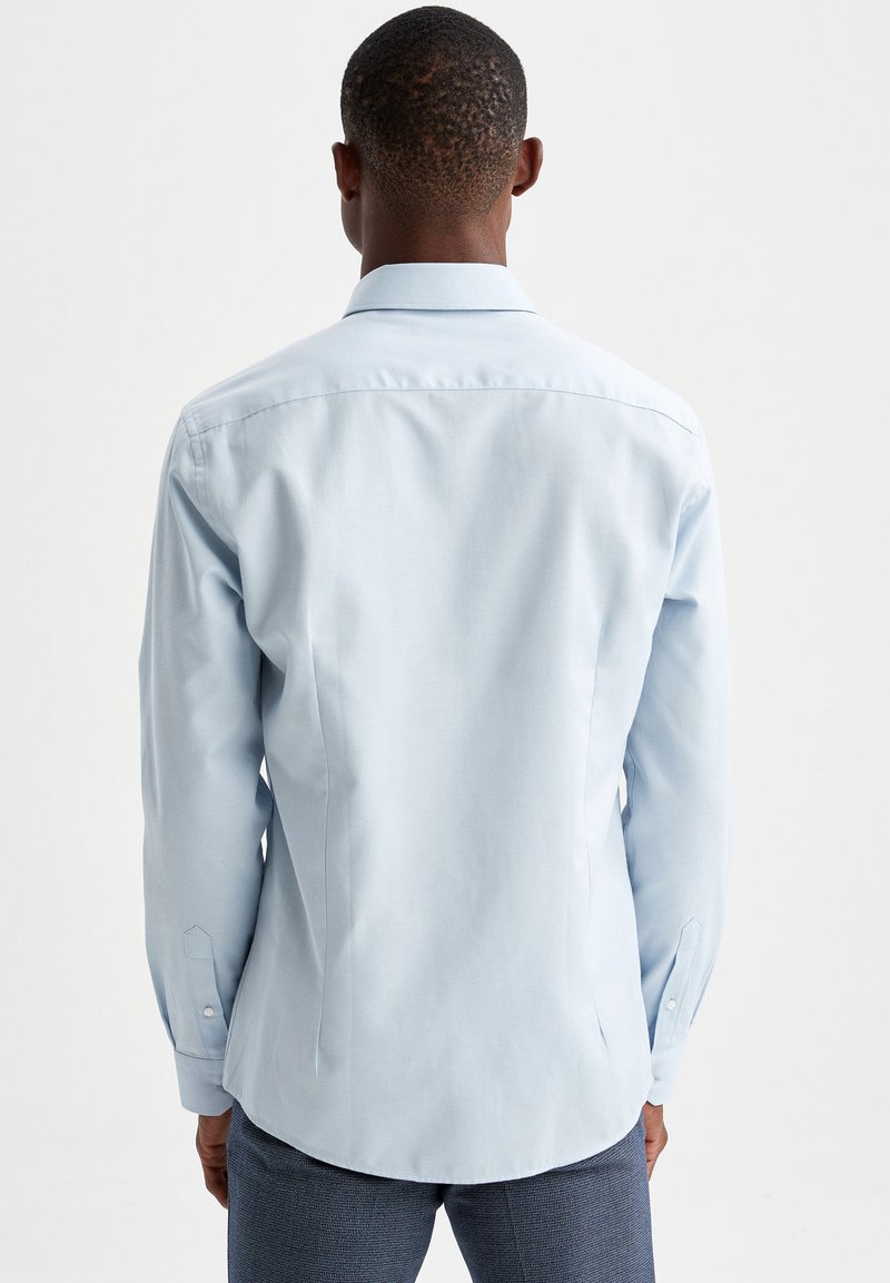 Herren Freizeithemden | DeFacto REGULAR FIT Hemd blue/hellblau - TO62813 Herren Freizeithemden | DeFacto REGULAR FIT Hemd blue/hellblau - TO62813