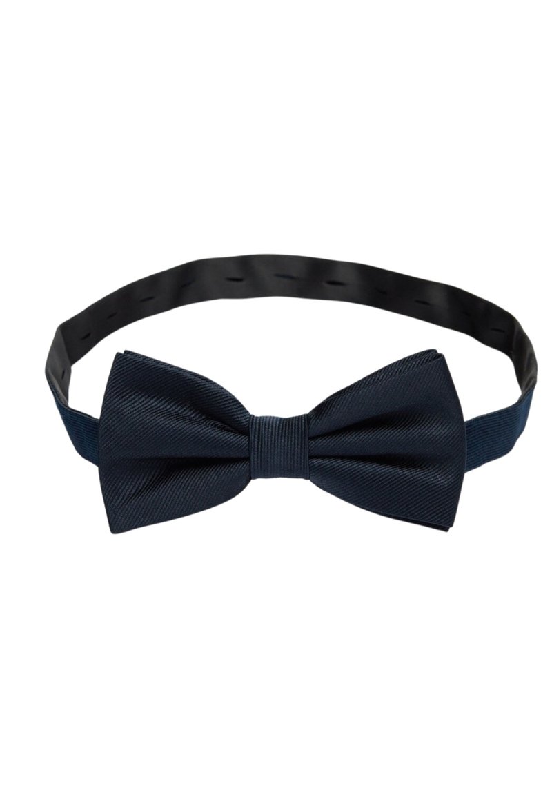 Marinblå fluga i texturerad tyg, med en central knut och ett slätt justerbart band. Klassisk design för formella tillfällen.