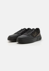 EA7 Emporio Armani SUMMER COURT - Sapatilhas - triple black/gold