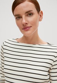 comma Langarmshirt - schwarz
