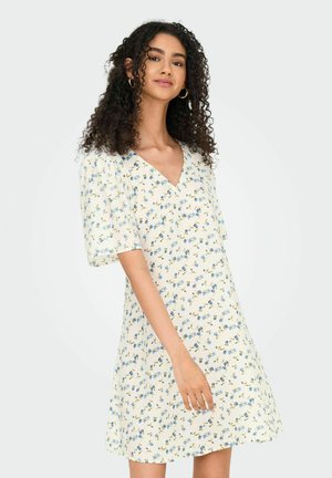 JDYCARRIE KURZES - Day dress - cloud dancer
