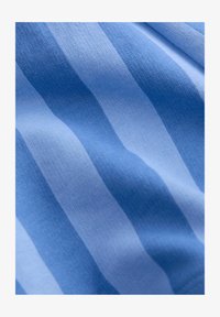 Neselectat, blue stripe