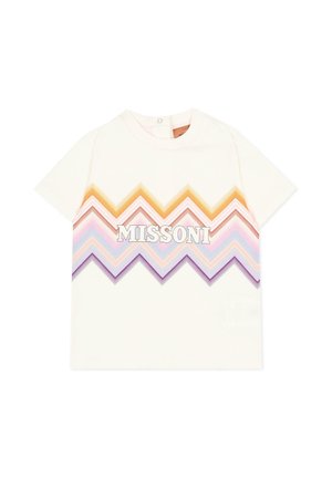 Krótka biała koszulka z krótkim rękawem z wielokolorowym wzorem w zygzak i tekstem "MISSONI" na wysokości klatki piersiowej.