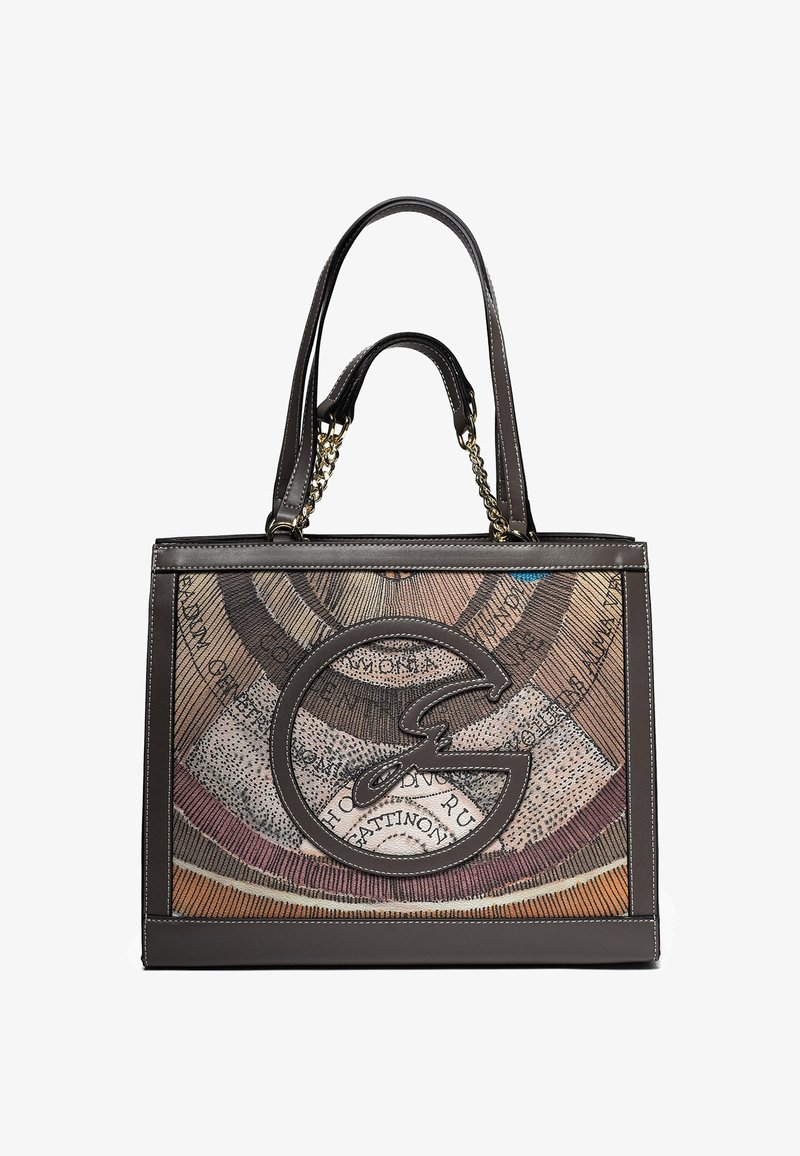 Bruine leren schoudertas met twee handvatten, voorzien van een groot geborduurd circulair logo en een meerkleuren abstract patroon op het voorpaneel.