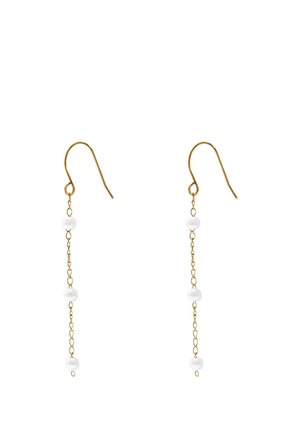 Gouden ketting druppel oorbellen, elk met drie gelijkmatig verdeelde kleine witte parels, met haaksluitingen.