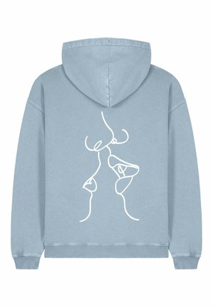 Hoodie azzurro chiaro con arte minimalista bianca che rappresenta due volti umani astratti che si baciano, stampata sul retro.