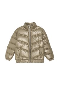Metallisk olivgrön puffjacka med horisontell quiltning, hög krage, framdragkedja, samt elastiska ärmslut och nederkant. Har sido fickor.