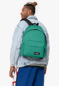 Eastpak PADDED PAK'R - Dagryggsäck - botanic green