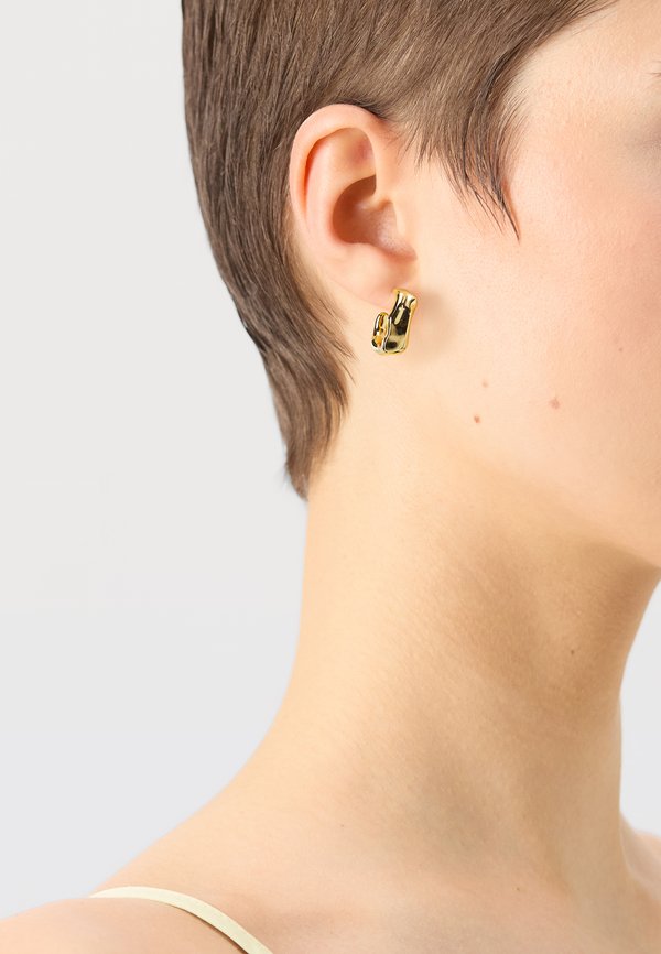 MOLTEN HUGGIE - Earrings