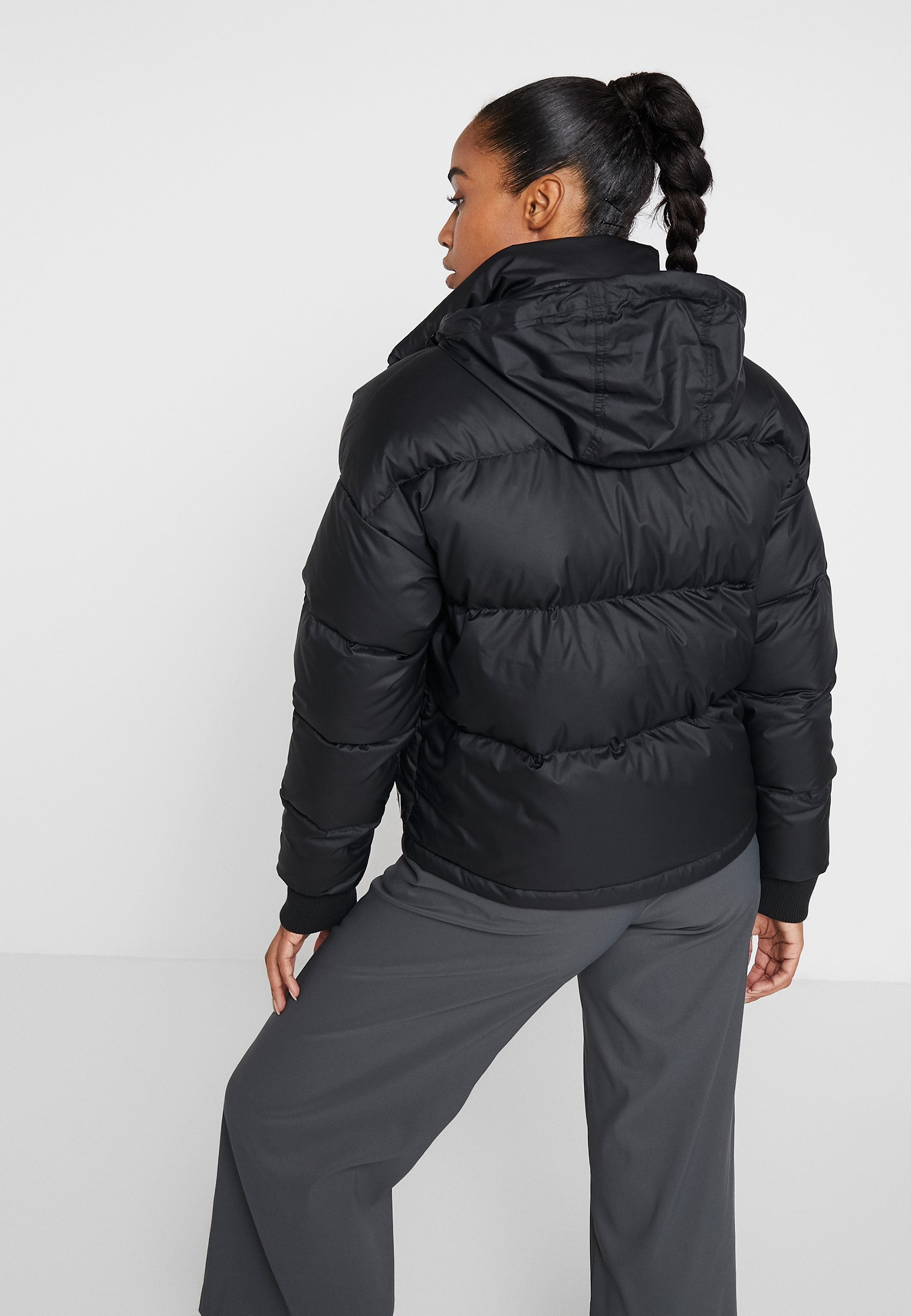 The North Face PARALTA PUFFER Dunjakke blacksvart Fila SUSSI PUFF JACKET Vinterjakke blacksvart Zalando.no