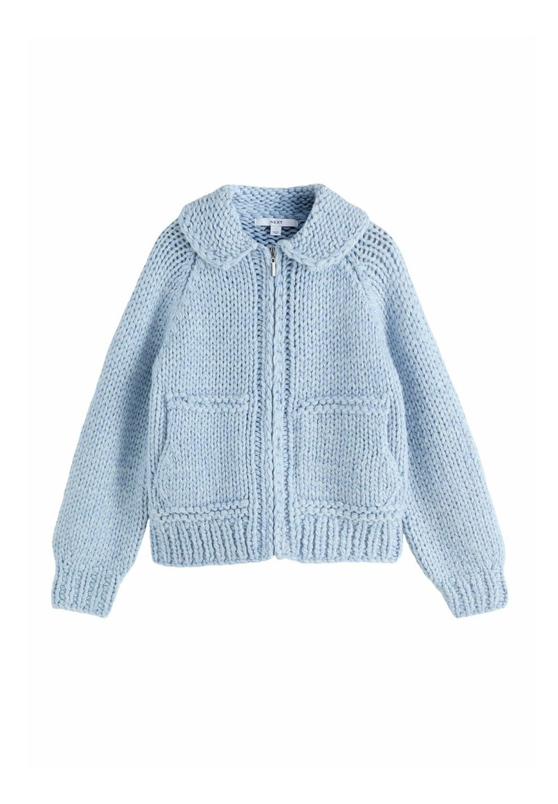 Cardigan en tricot bleu clair, avec un col arrondi, une fermeture éclair devant et deux poches avant, avec des poignets et un ourlet côtelés.