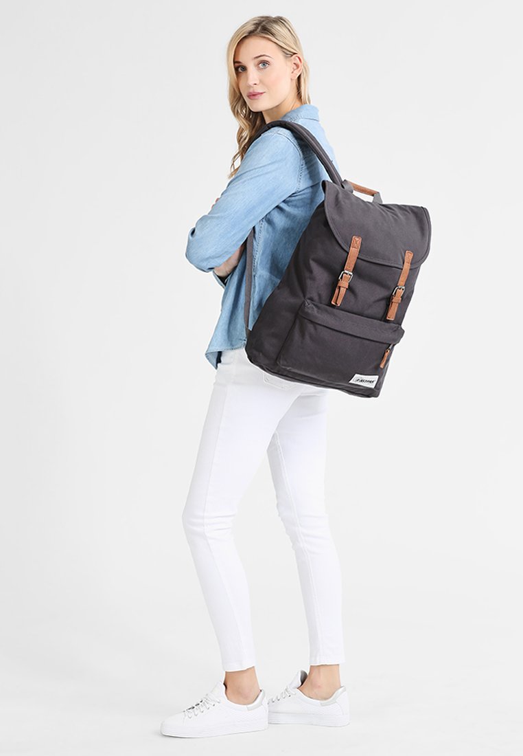 sac a dos eastpak london