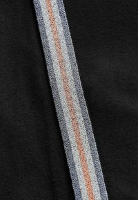 Mint Velvet Trikoot - black