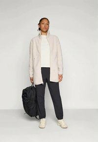 Jack Wolfskin HIGH CURL - Wintermantel - pale sand