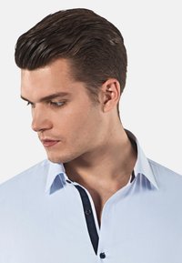 Vincenzo Boretti SUPER TAILLIERT STRETCH - Chemise - eisblau dunkelblau