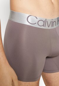 Calvin Klein Underwear BOXER BRIEF 3 PACK CKR STEEL MICRO - Apakšbikses - black/sparrow/garden topiary