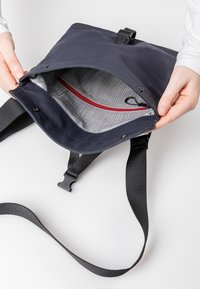 Aunts & Uncles YAO - Umhängetasche - storm