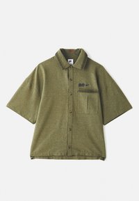 Unselected, medium olive