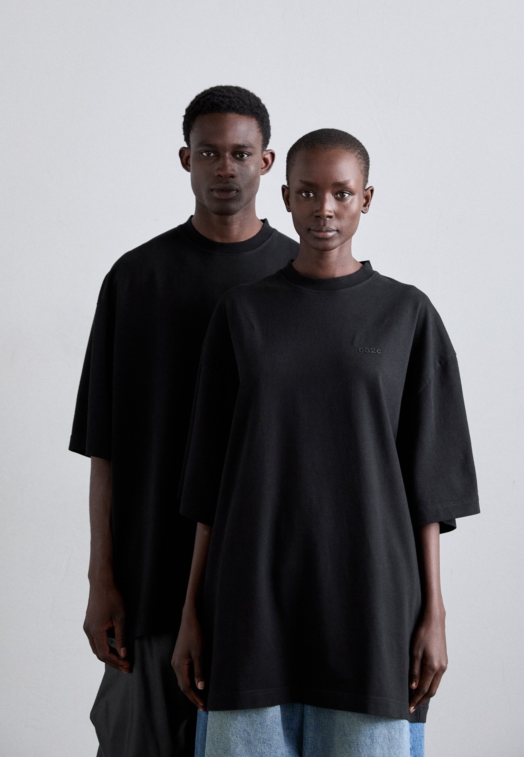 032c OVERSIZED LOGO UNISEX - T-Shirt basic - washed black/black