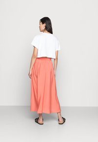 Gina Tricot LOLLO SKIRT - Saia evasé - emberglow