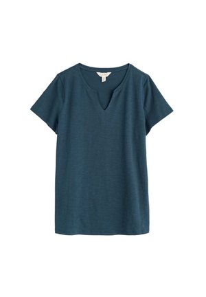 Tricou pentru femei, mânecă scurtă, culoare teal închis, cu guler rotund, având o mică crestătură în formă de V în partea din față, în centru.