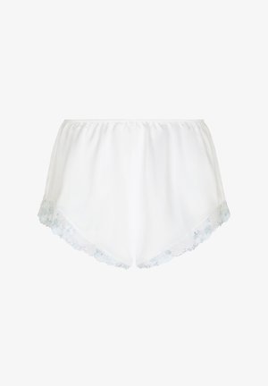 Witte satijnen damesshorts met elastische tailleband en kanten rand langs de zoom, getoond op een witte achtergrond.