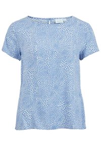 Blusa de manga corta en azul claro con un patrón texturizado de puntos blancos, que cuenta con un escote redondo y un discreto detalle de cremallera en la parte trasera.