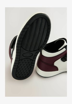 Next, Sneaker high - black/burgundy