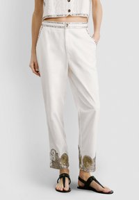 Pepe Jeans JAYDEN  - Pantaloni - mousse white
