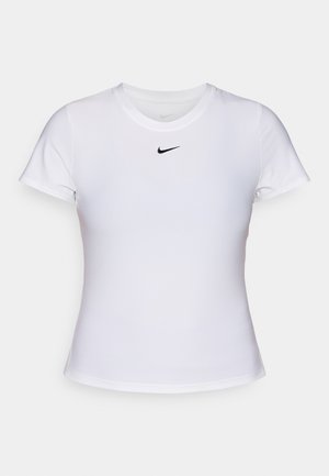 Biały dopasowany sportowy T-shirt z krótkim rękawem, z czarnym logo Nike Swoosh umieszczonym centralnie poniżej zaokrąglonego dekoltu.