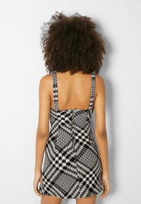 Bershka Denní šaty - off-white