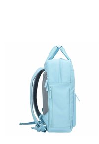 Zaino azzurro chiaro con un design strutturato, dotato di scomparti con zip, spallacci imbottiti e dettagli in rete grigia sul lato.