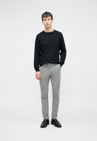 Jack & Jones MARCO CONNOR  - Nohavice - grey melange
