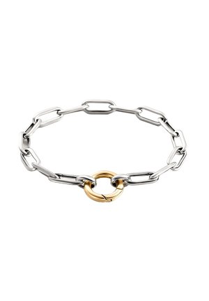 Pulsera de cadena de metal que presenta eslabones plateados alternados y un acento circular dorado en el centro. Los eslabones son alargados y planos.