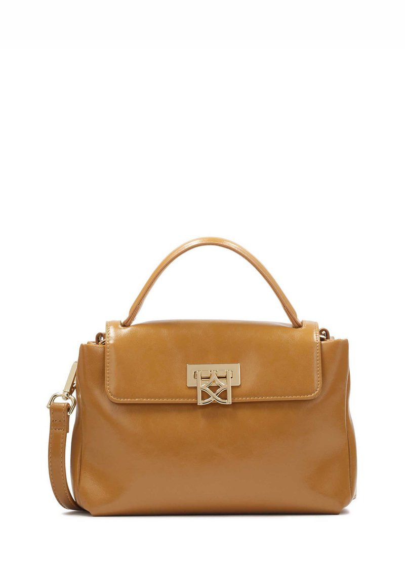Torba iz svetlo rjave kože s strukturirano obliko, ki vsebuje zgornjo ročico, odstranljiv ramenski trak in zlat akcent na pokrovu.