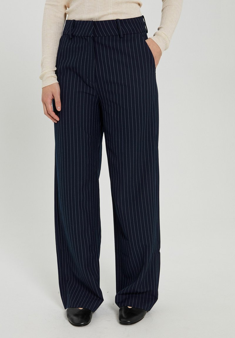 NEO PANTS - NATURE PINSTRIPE