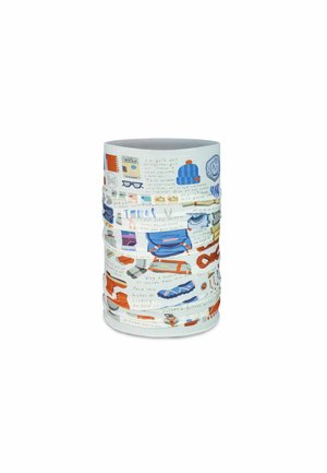 Braga de cuello multifuncional blanca con ilustraciones coloridas de equipo de senderismo y notas manuscritas en español.