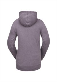Bluza z kapturem z miękkiego, jasnofioletowego materiału, z kieszenią typu kangur, ściągaczami przy mankietach i luźnym krojem. Widok z tyłu z detalami szwów.