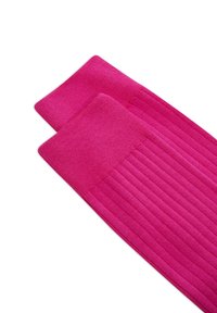 Calze al ginocchio fucsia con texture a coste e design monocolore, che presentano un polsino a maglia liscia per una vestibilità sicura.
