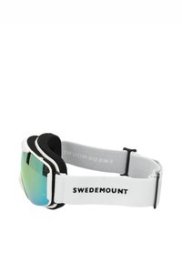 Ski goggles with a white strap and black accents, featuring a green-tinted lens and soft padding for comfort. “SWEDEMOUNT” logo on strap.