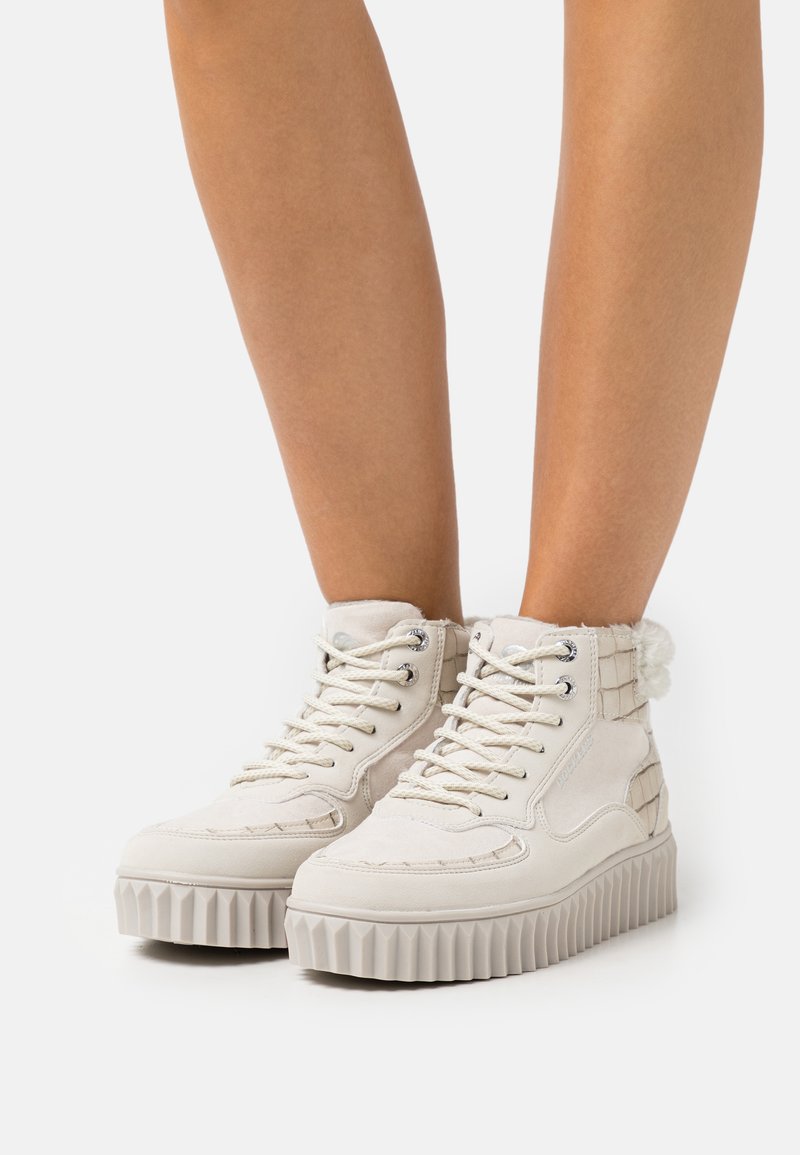 Dockers by Gerli Sneaker high - offweiß