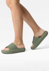 OYSHO Badsandal - khaki