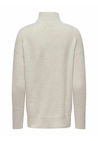 Pull beige clair avec un col montant, des poignets côtelés et un ourlet. Présente une texture douce et une coupe décontractée, offrant un design simple et épuré.
