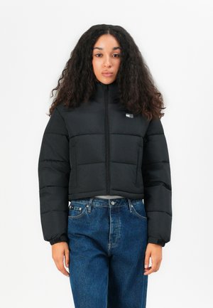 FLAG BACK CROP PUFFER - Téli dzseki - black