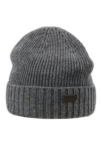Bonnet en tricot gris avec texture côtelée, présentant un revers et une petite étiquette marron avec "Barbour" en relief.