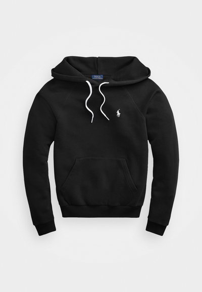 Sudadera con capucha negra, con cordones blancos, bolsillo frontal y logo bordado. Presenta puños y dobladillo acanalados, textura suave.