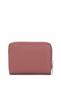 Prostokątny portfel w kolorze brudnego różu, wykonany ze skóry z fakturą w drobne kropeczki, z metalowym suwakiem w kolorze srebrnym po prawej stronie, na białym tle.